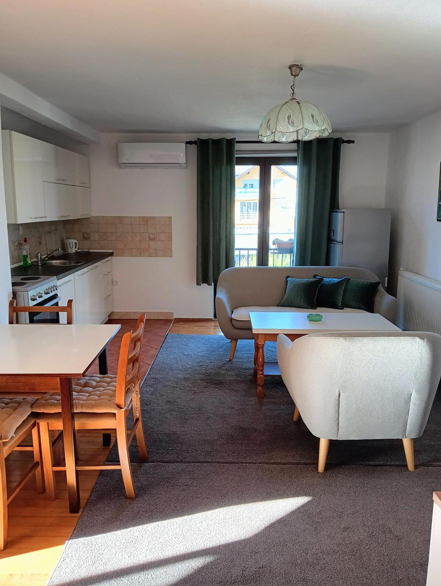 Apartman "Em" Бихач Номер фото